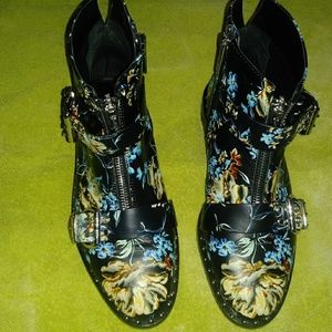 Gianni Bini Ankle Boots